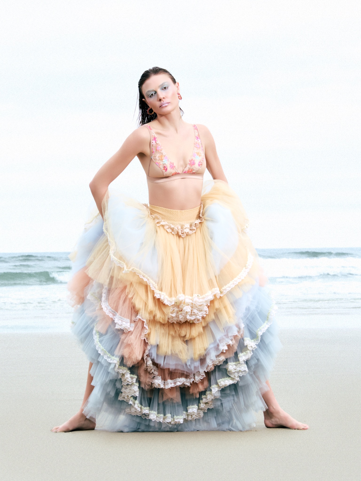 Editorial Para Noemi com vestido volumoso em tons pastel